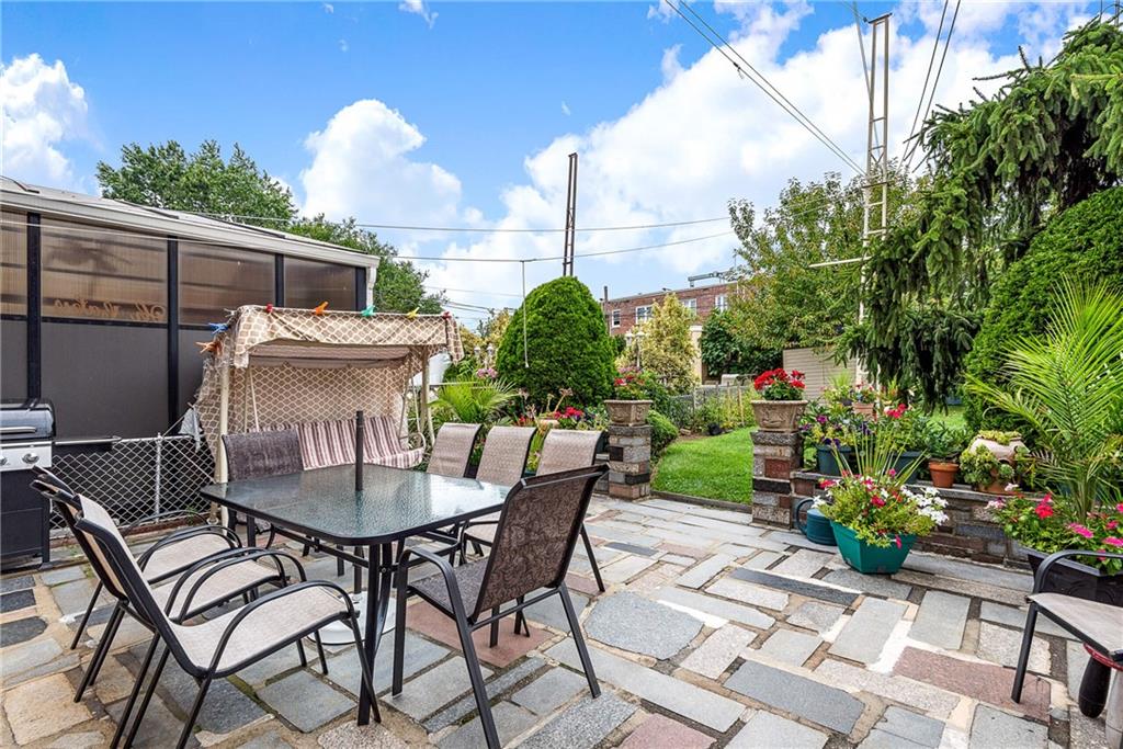 69-27 Eliot Avenue Middle Village Middle Village NY 11379