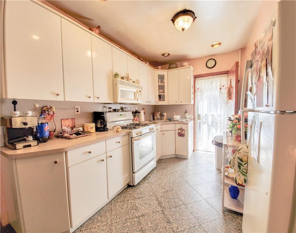 134 Bay 38th Street Bensonhurst Brooklyn NY 11214
