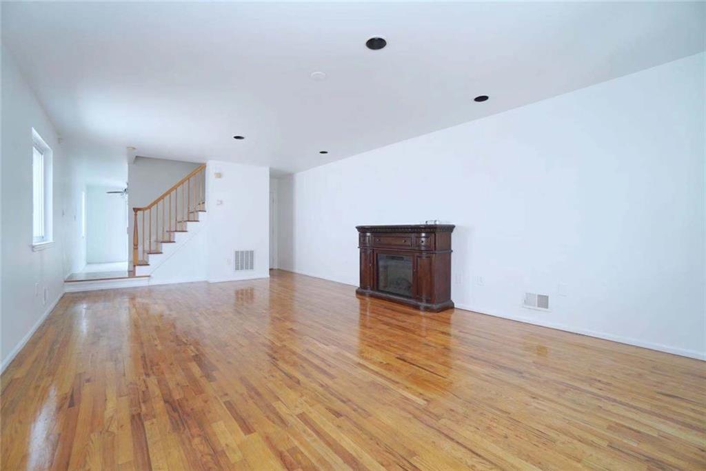795 Rossville Avenue Richmond Town Staten Island NY 10309