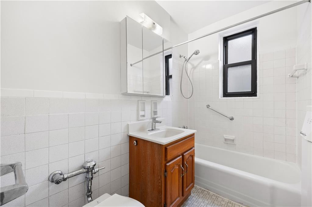 2620 Ocean Parkway Gravesend Brooklyn NY 11235