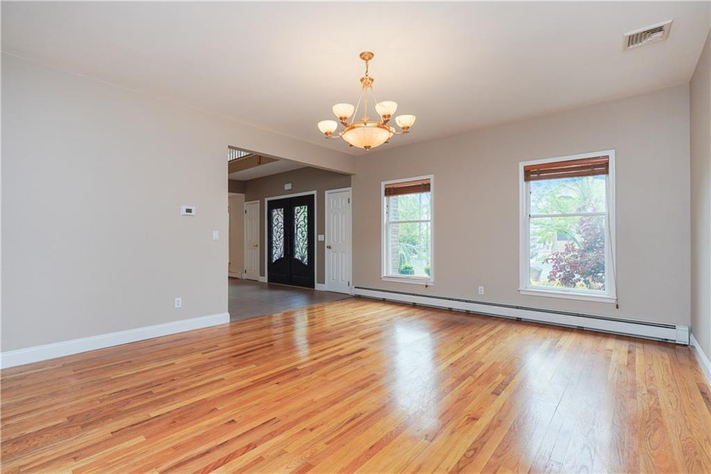 412 Albourne Avenue Prince's Bay Staten Island NY 10309