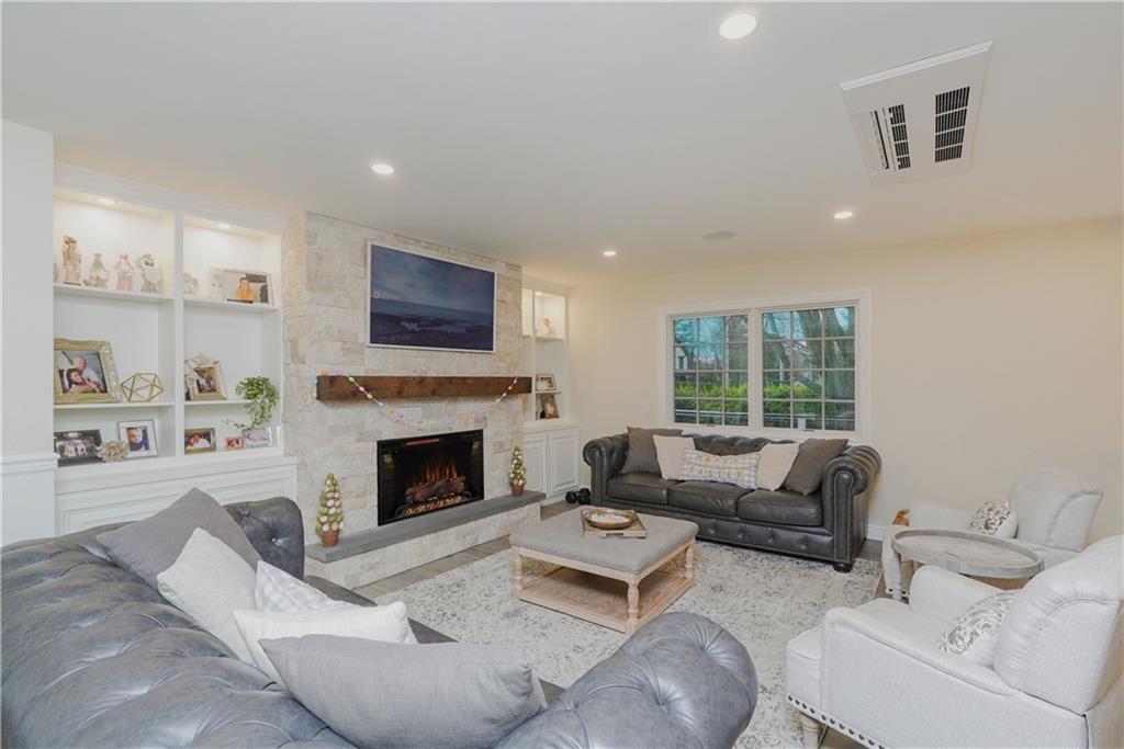 8 Parkwood Avenue Prince's Bay Staten Island NY 10309