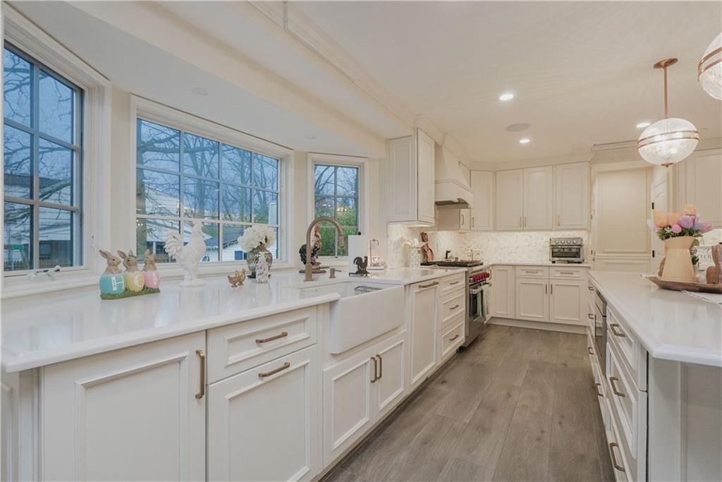 8 Parkwood Avenue Prince's Bay Staten Island NY 10309