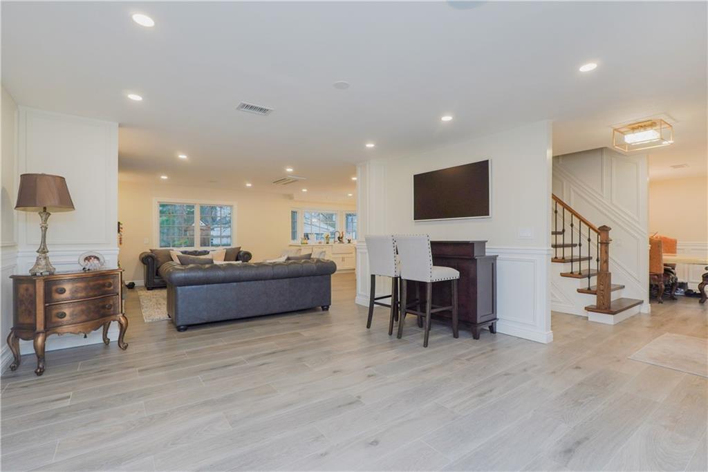 8 Parkwood Avenue Prince's Bay Staten Island NY 10309