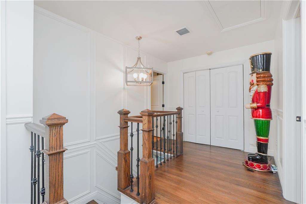 8 Parkwood Avenue Prince's Bay Staten Island NY 10309