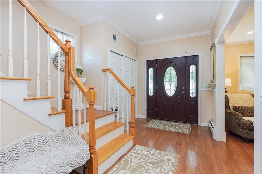 364 Peter Avenue Oakwood Staten Island NY 10306