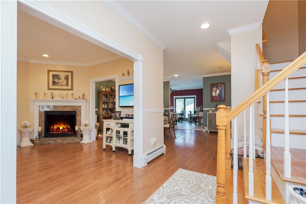 364 Peter Avenue Oakwood Staten Island NY 10306