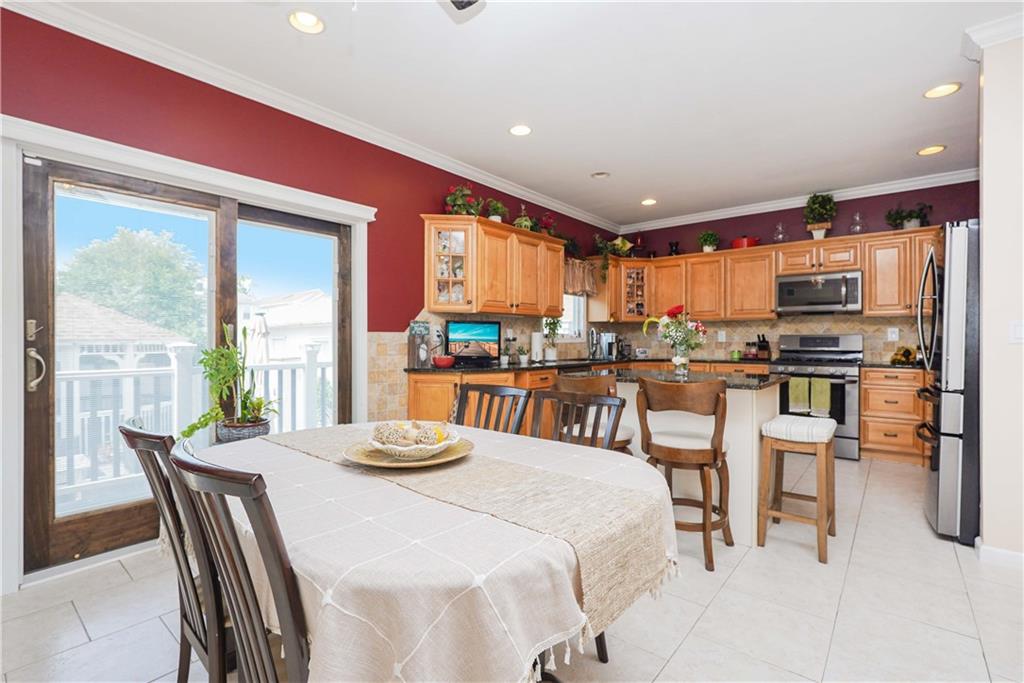 364 Peter Avenue Oakwood Staten Island NY 10306