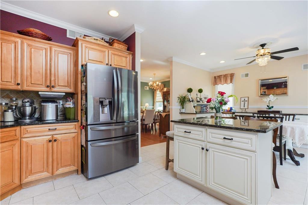 364 Peter Avenue Oakwood Staten Island NY 10306