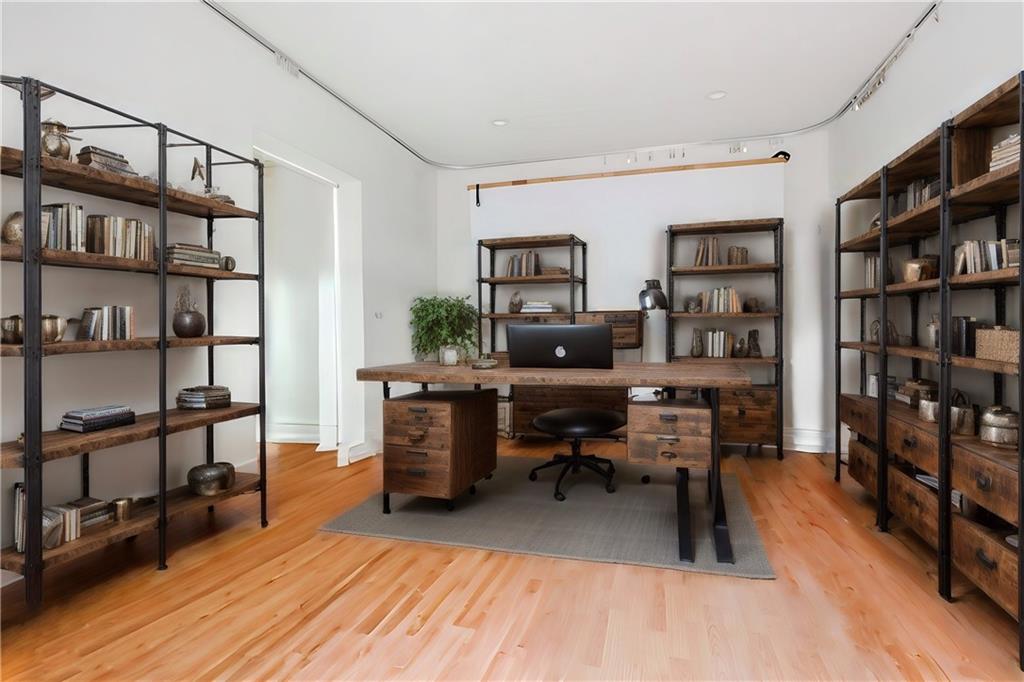 364 Peter Avenue Oakwood Staten Island NY 10306