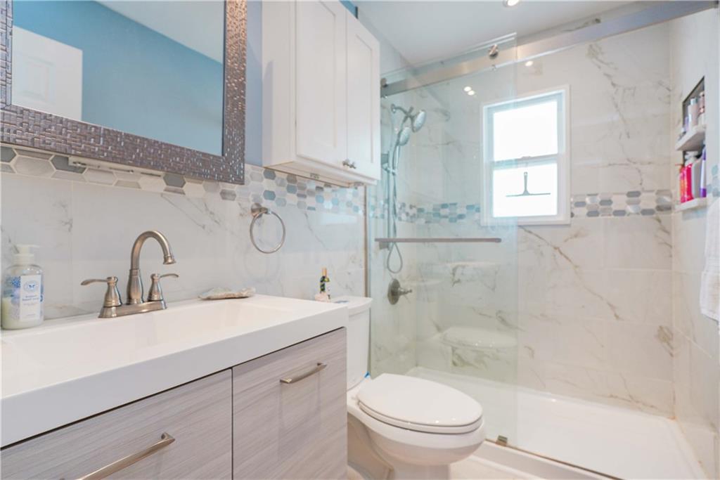 364 Peter Avenue Oakwood Staten Island NY 10306