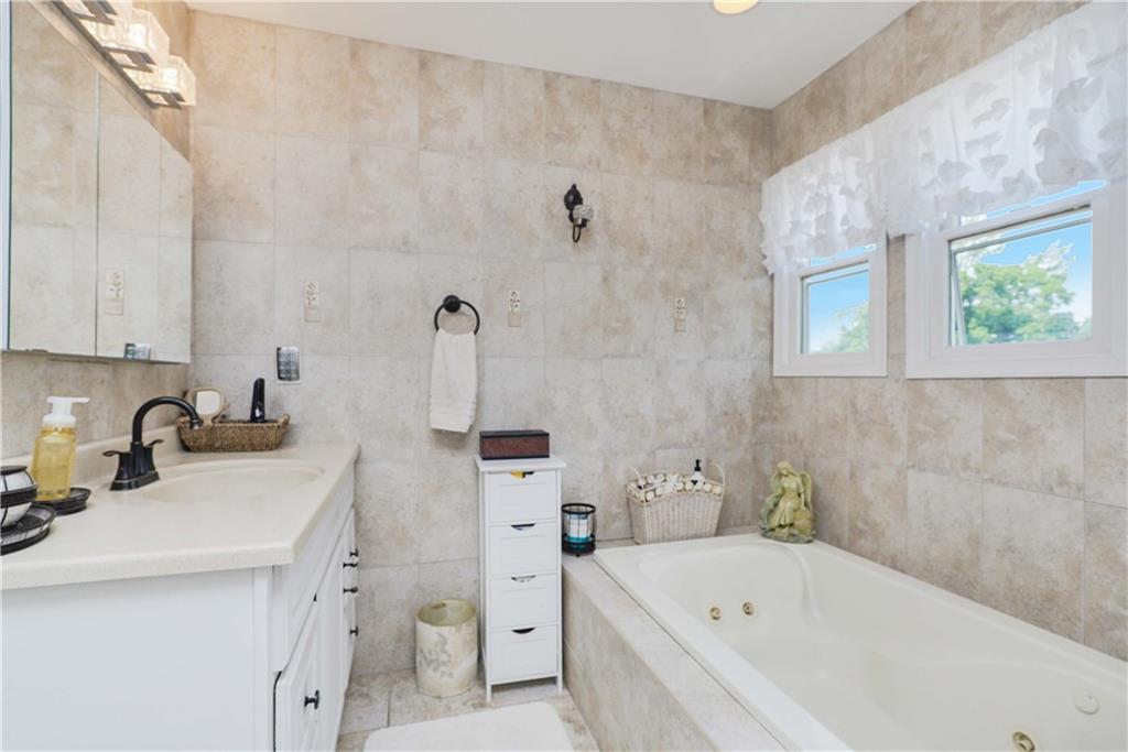 364 Peter Avenue Oakwood Staten Island NY 10306