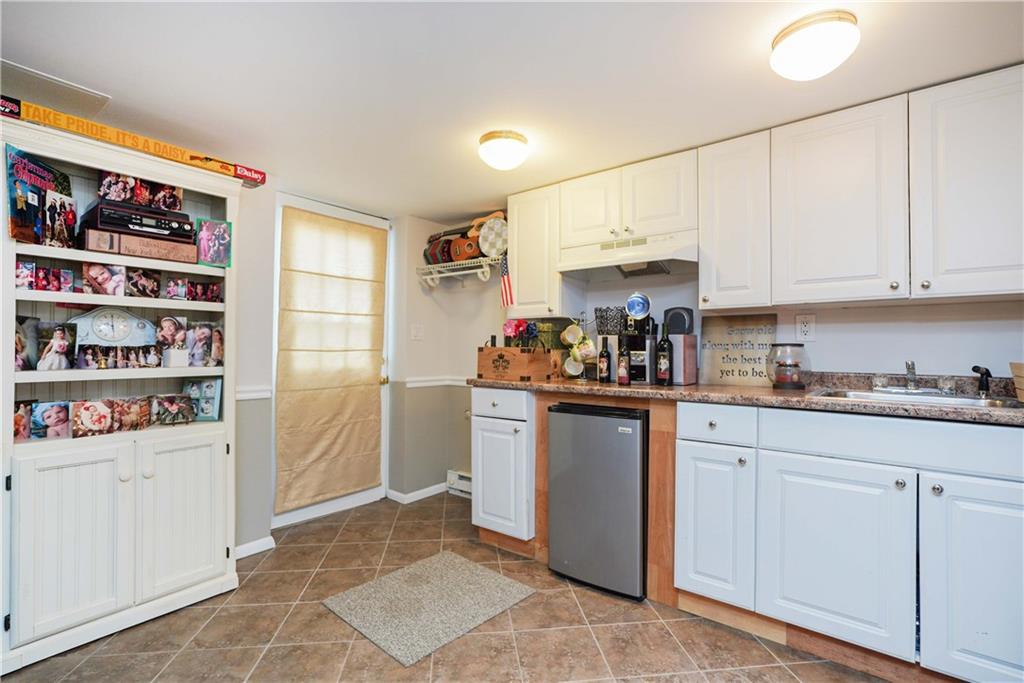 364 Peter Avenue Oakwood Staten Island NY 10306