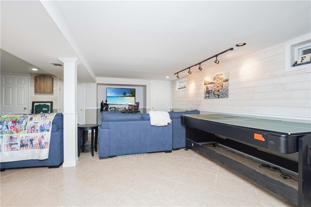 364 Peter Avenue Oakwood Staten Island NY 10306