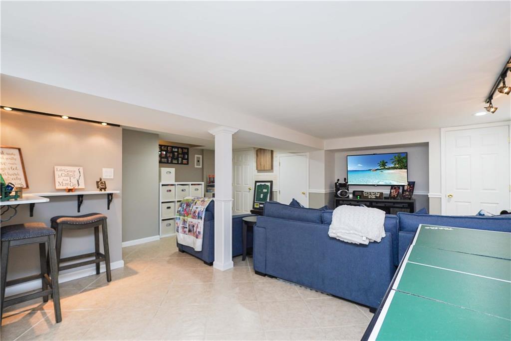 364 Peter Avenue Oakwood Staten Island NY 10306