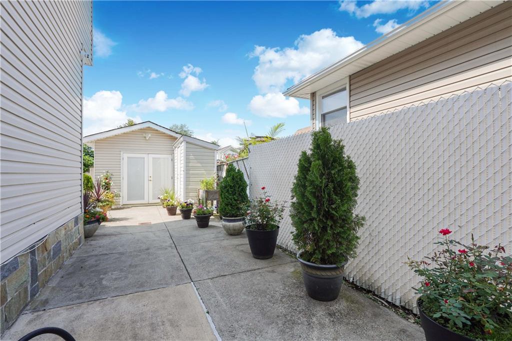 364 Peter Avenue Oakwood Staten Island NY 10306