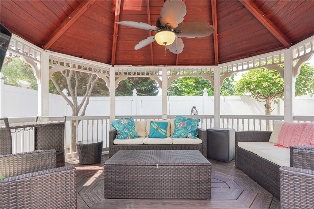 364 Peter Avenue Oakwood Staten Island NY 10306