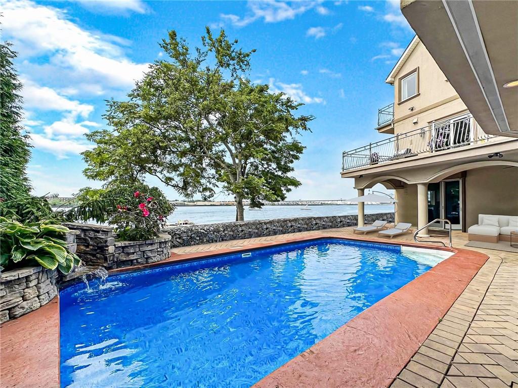 30 Aviva Court Tottenville Staten Island NY 10307