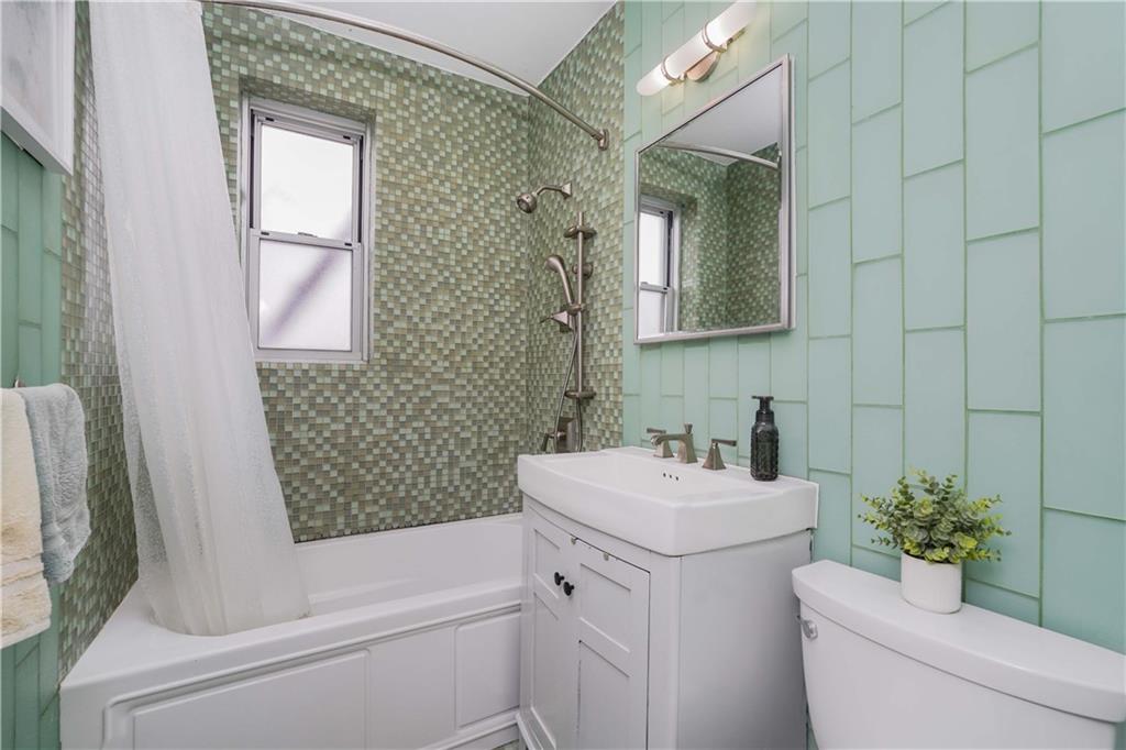 121-16 Ocean Promenade Way Rockaway Park Rockaway Park NY 11694