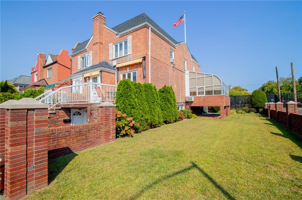 193 Pembroke Street Manhattan Beach Brooklyn NY 11235