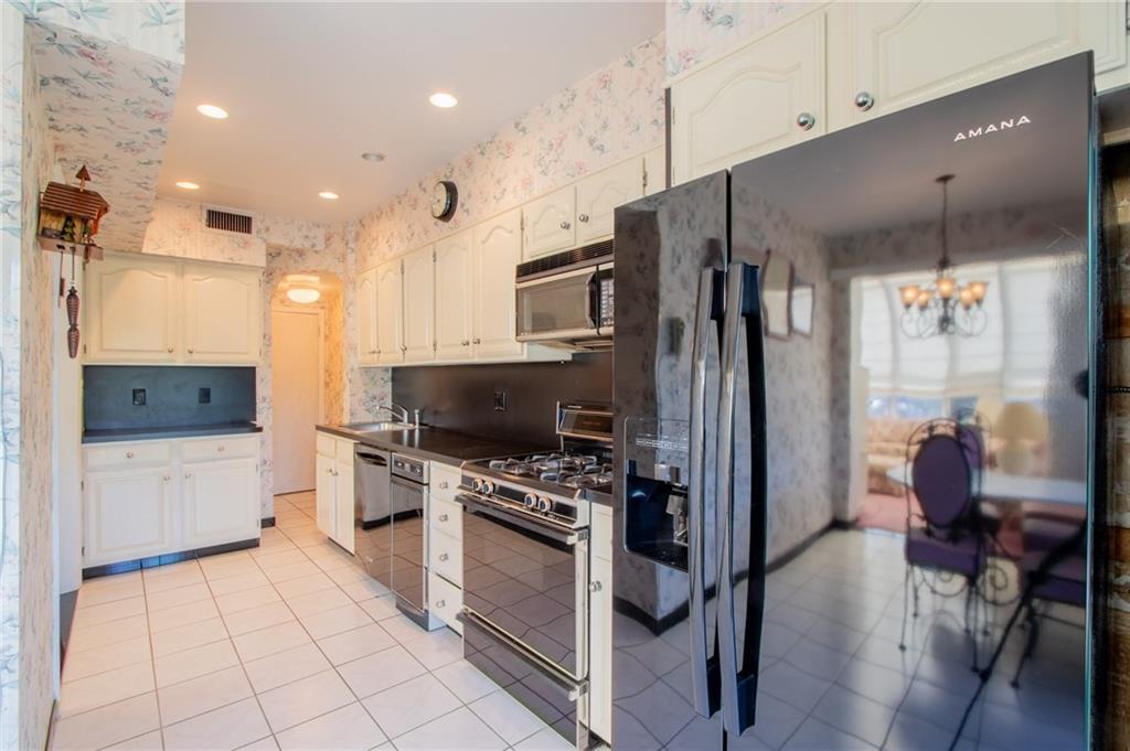 193 Pembroke Street Manhattan Beach Brooklyn NY 11235
