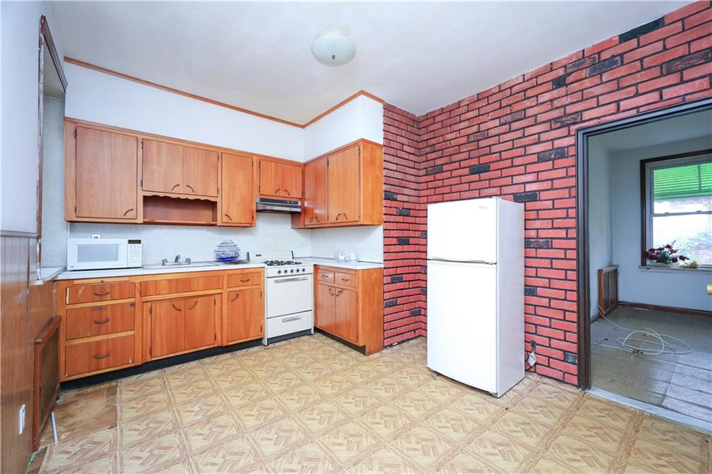 7315 20th Avenue Bensonhurst Brooklyn NY 11204