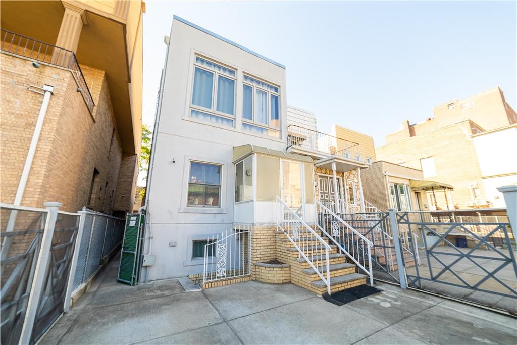 82 West End Avenue Manhattan Beach Brooklyn NY 11235