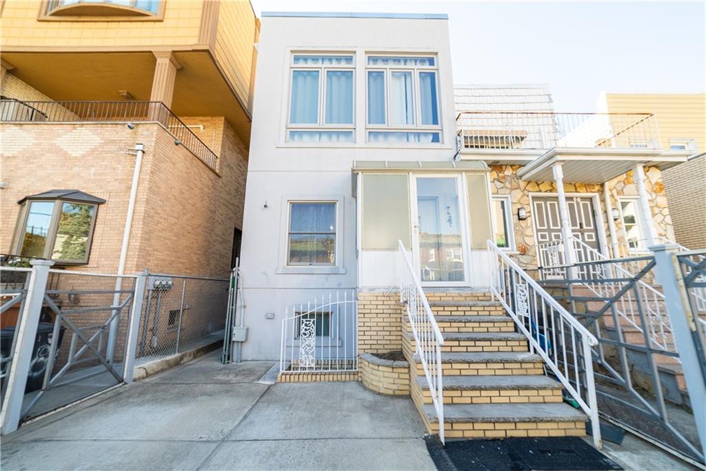 82 West End Avenue Manhattan Beach Brooklyn NY 11235