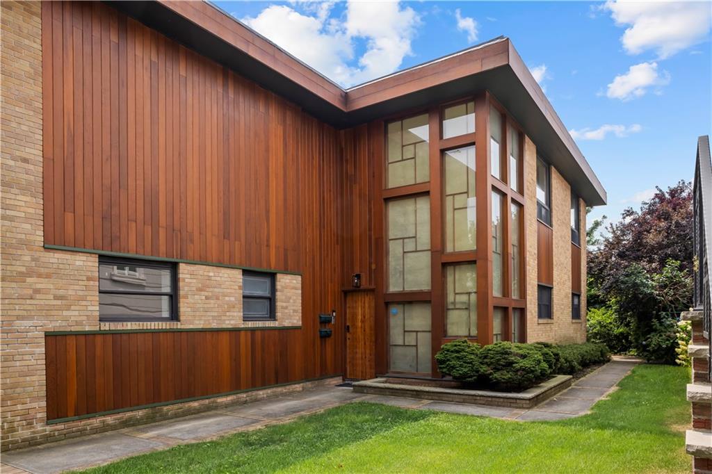 118 Girard Street Manhattan Beach Brooklyn NY 11235