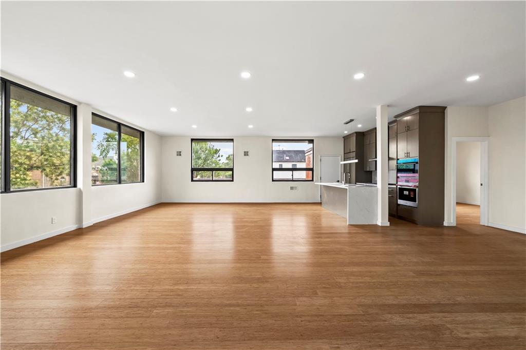 118 Girard Street Manhattan Beach Brooklyn NY 11235