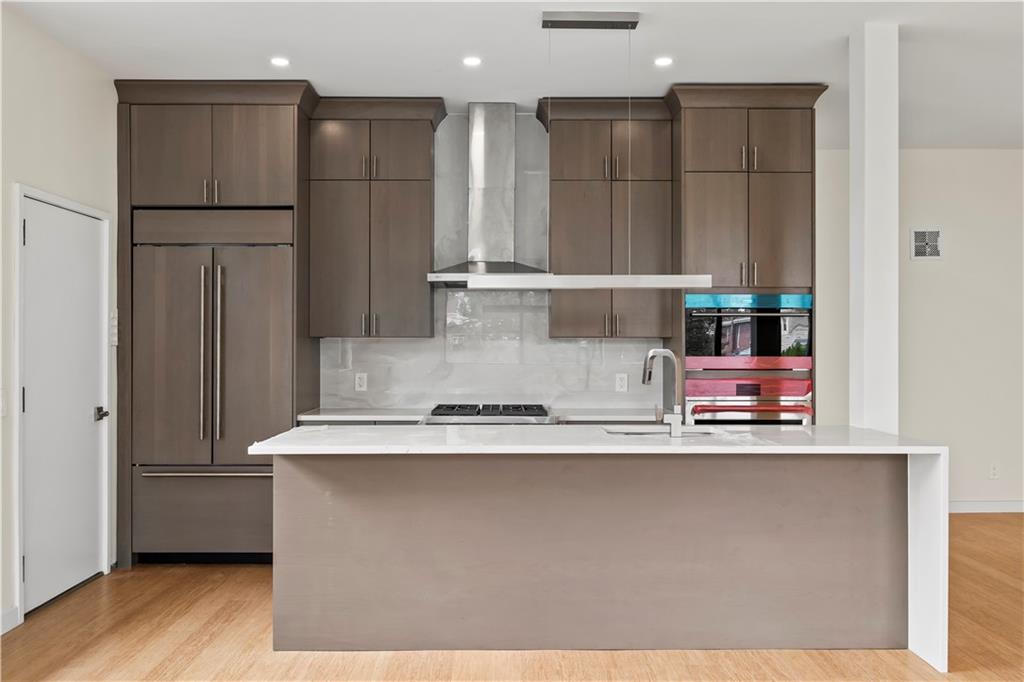 118 Girard Street Manhattan Beach Brooklyn NY 11235