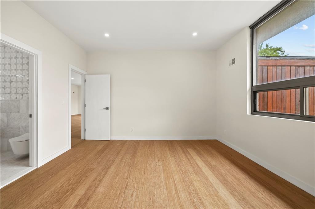 118 Girard Street Manhattan Beach Brooklyn NY 11235