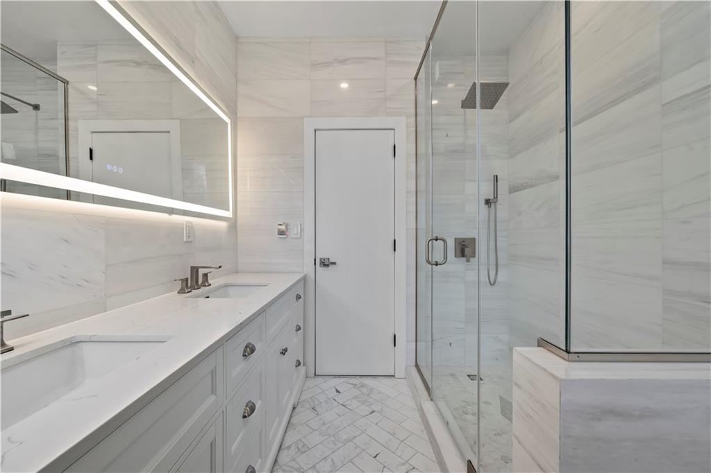 118 Girard Street Manhattan Beach Brooklyn NY 11235