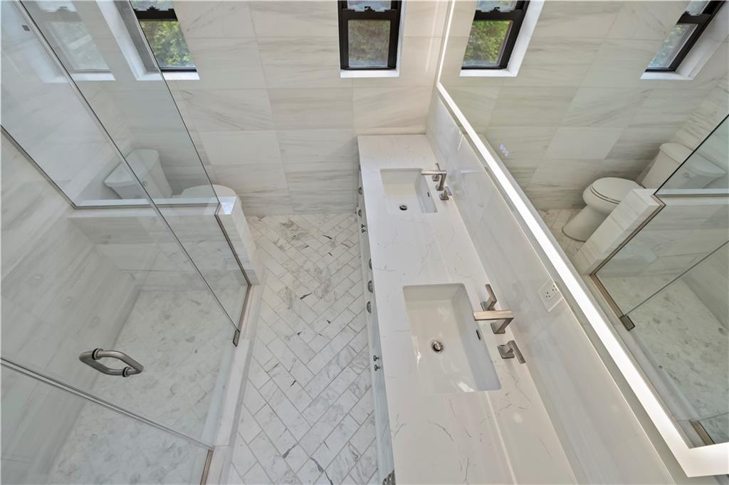 118 Girard Street Manhattan Beach Brooklyn NY 11235