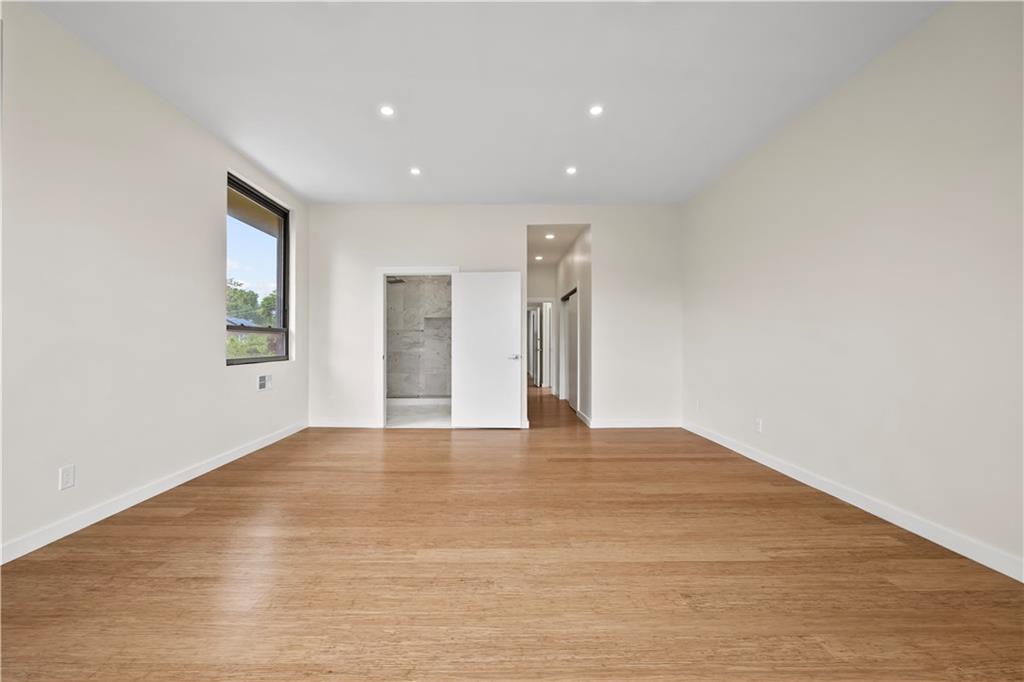 118 Girard Street Manhattan Beach Brooklyn NY 11235