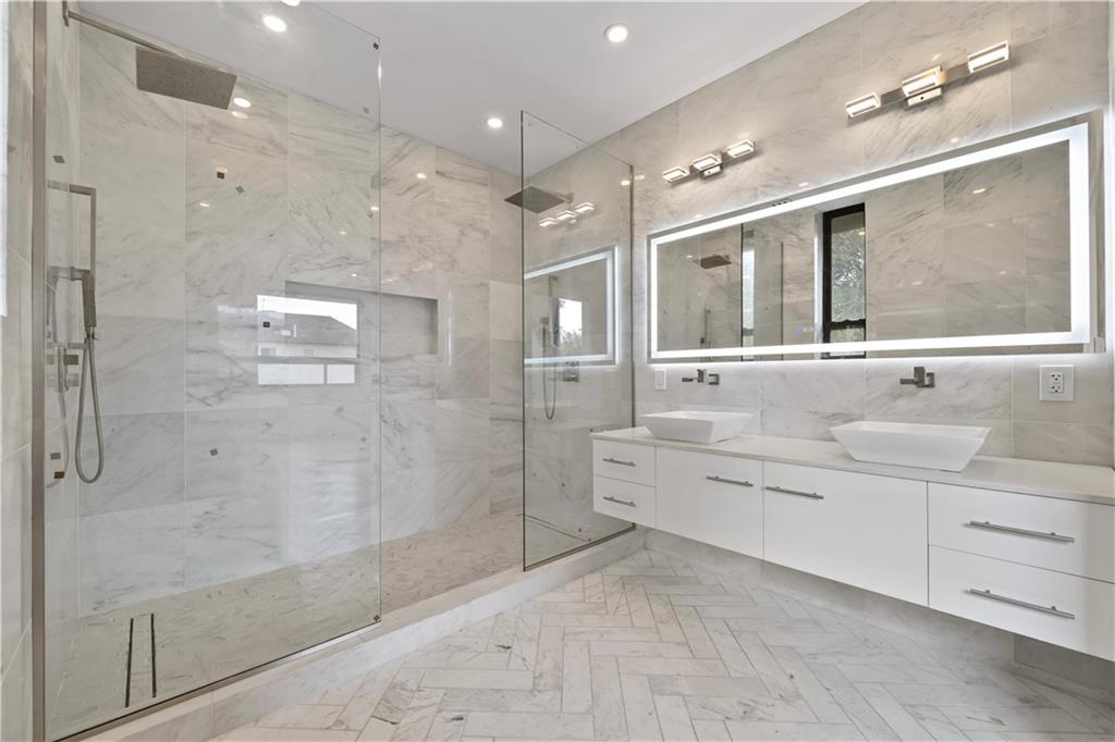118 Girard Street Manhattan Beach Brooklyn NY 11235