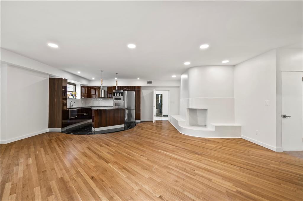 118 Girard Street Manhattan Beach Brooklyn NY 11235