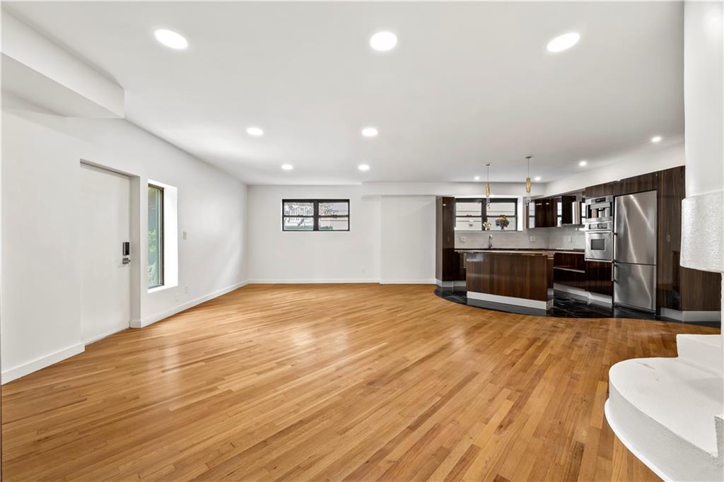 118 Girard Street Manhattan Beach Brooklyn NY 11235