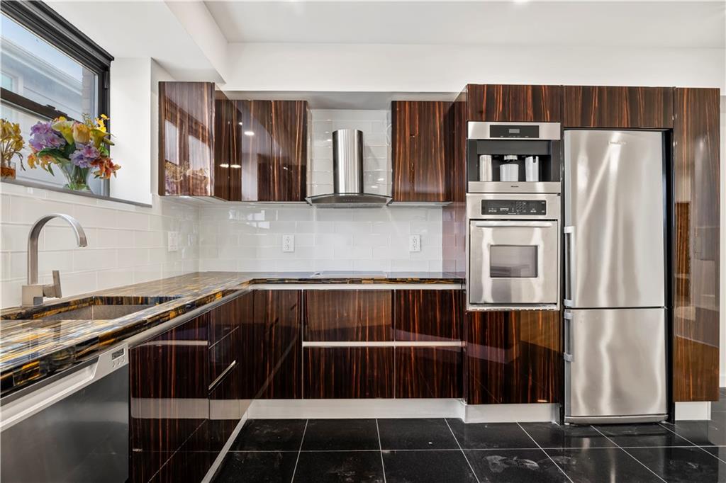 118 Girard Street Manhattan Beach Brooklyn NY 11235