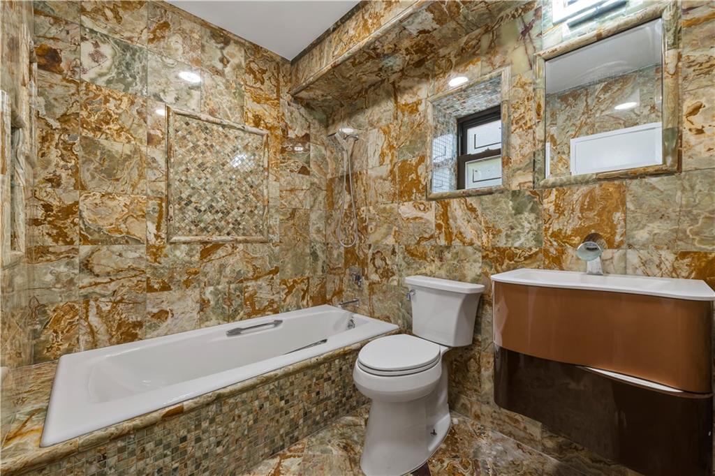 118 Girard Street Manhattan Beach Brooklyn NY 11235