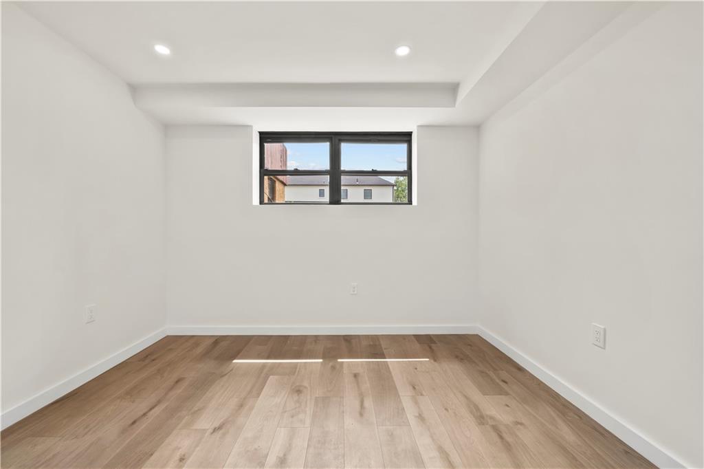118 Girard Street Manhattan Beach Brooklyn NY 11235