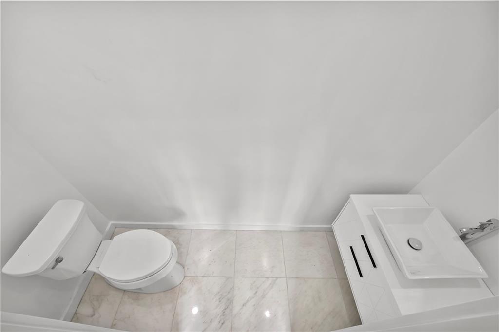 118 Girard Street Manhattan Beach Brooklyn NY 11235