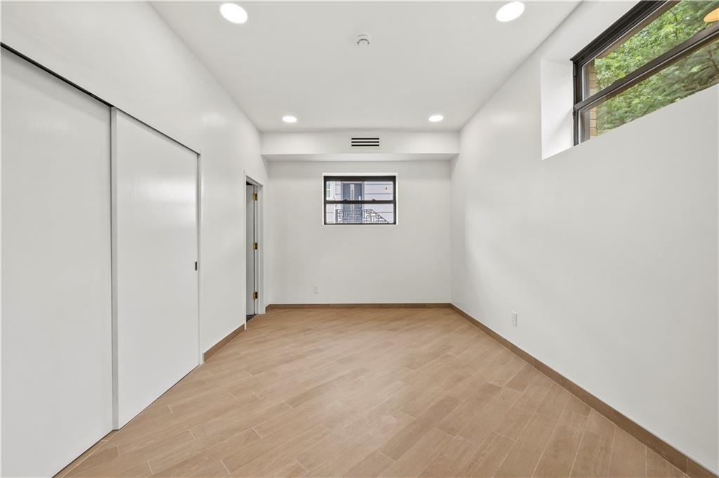 118 Girard Street Manhattan Beach Brooklyn NY 11235