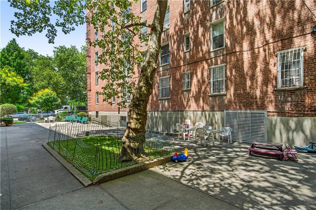 221 McDonald Avenue Windsor Terrace Brooklyn NY 11218