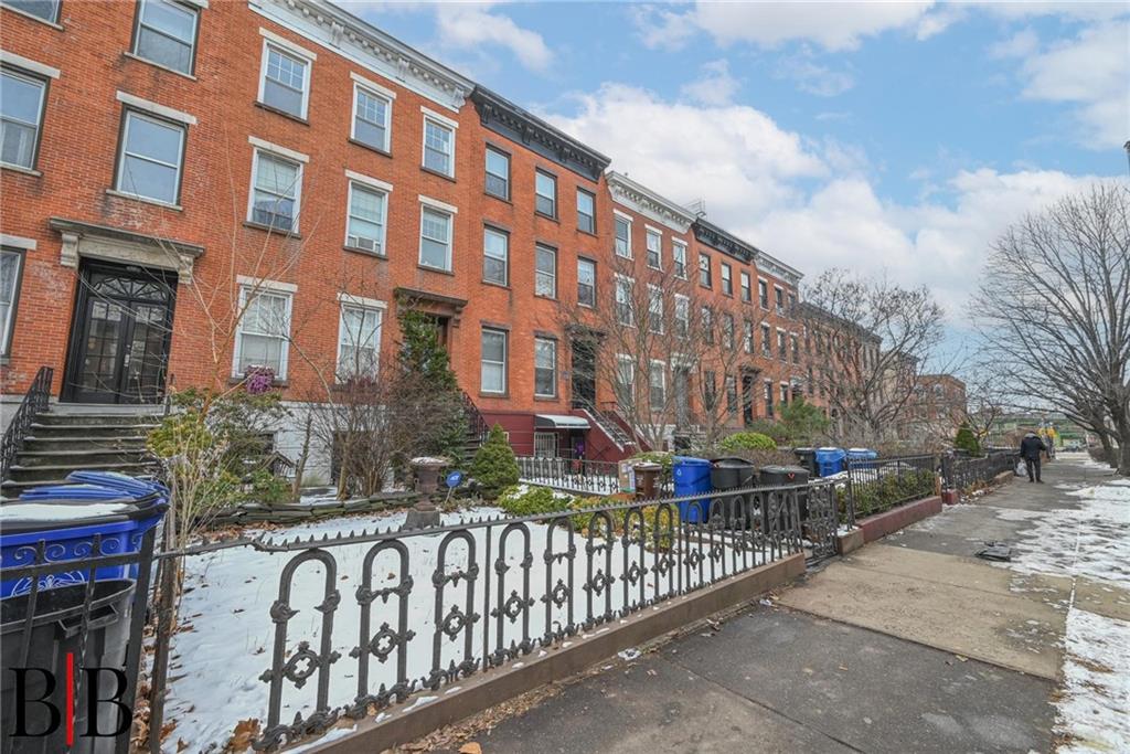 22 4th Place Carroll Gardens Brooklyn NY 11231