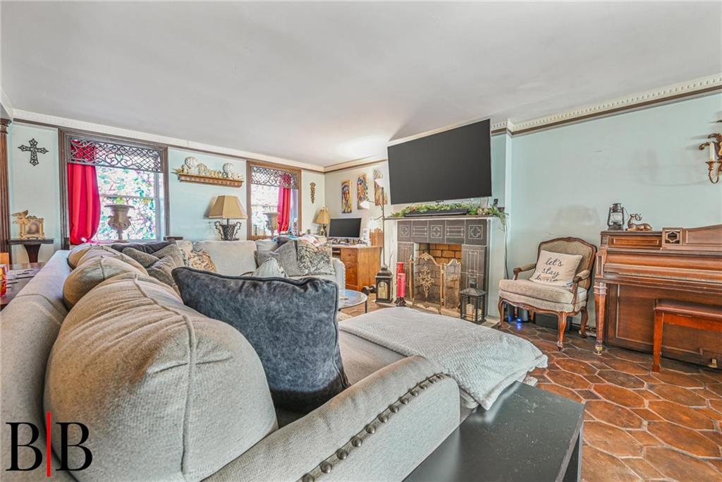 22 4th Place Carroll Gardens Brooklyn NY 11231