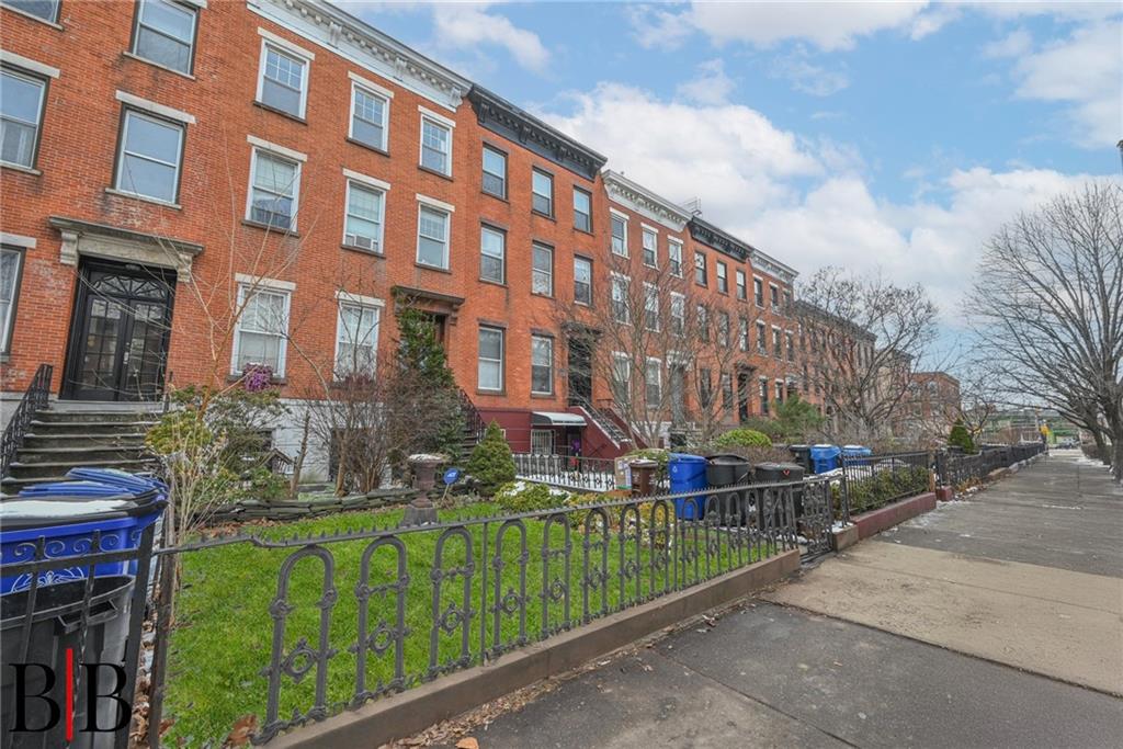 22 4th Place Carroll Gardens Brooklyn NY 11231