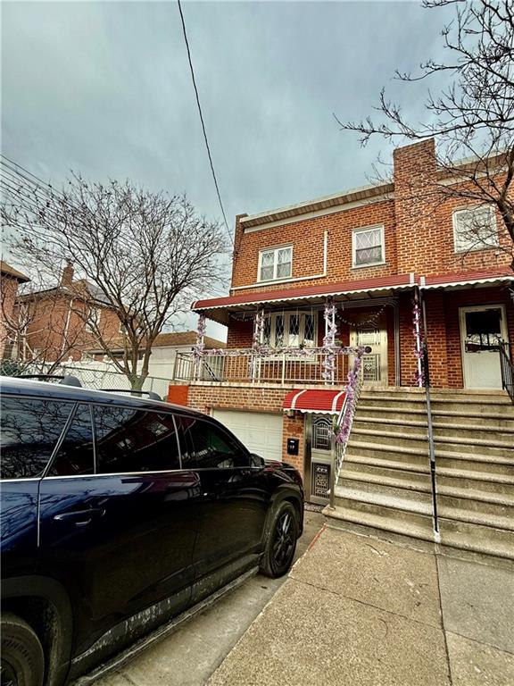 1572 Radcliff Avenue Morris Park Bronx NY 10462