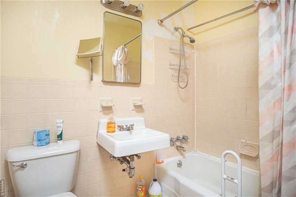 2915 West 5th Street Brighton Beach Brooklyn NY 11224