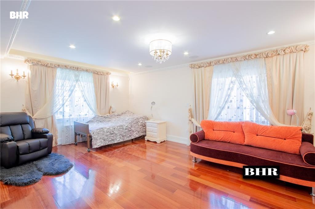 4094 Ocean Avenue Manhattan Beach Brooklyn NY 11235